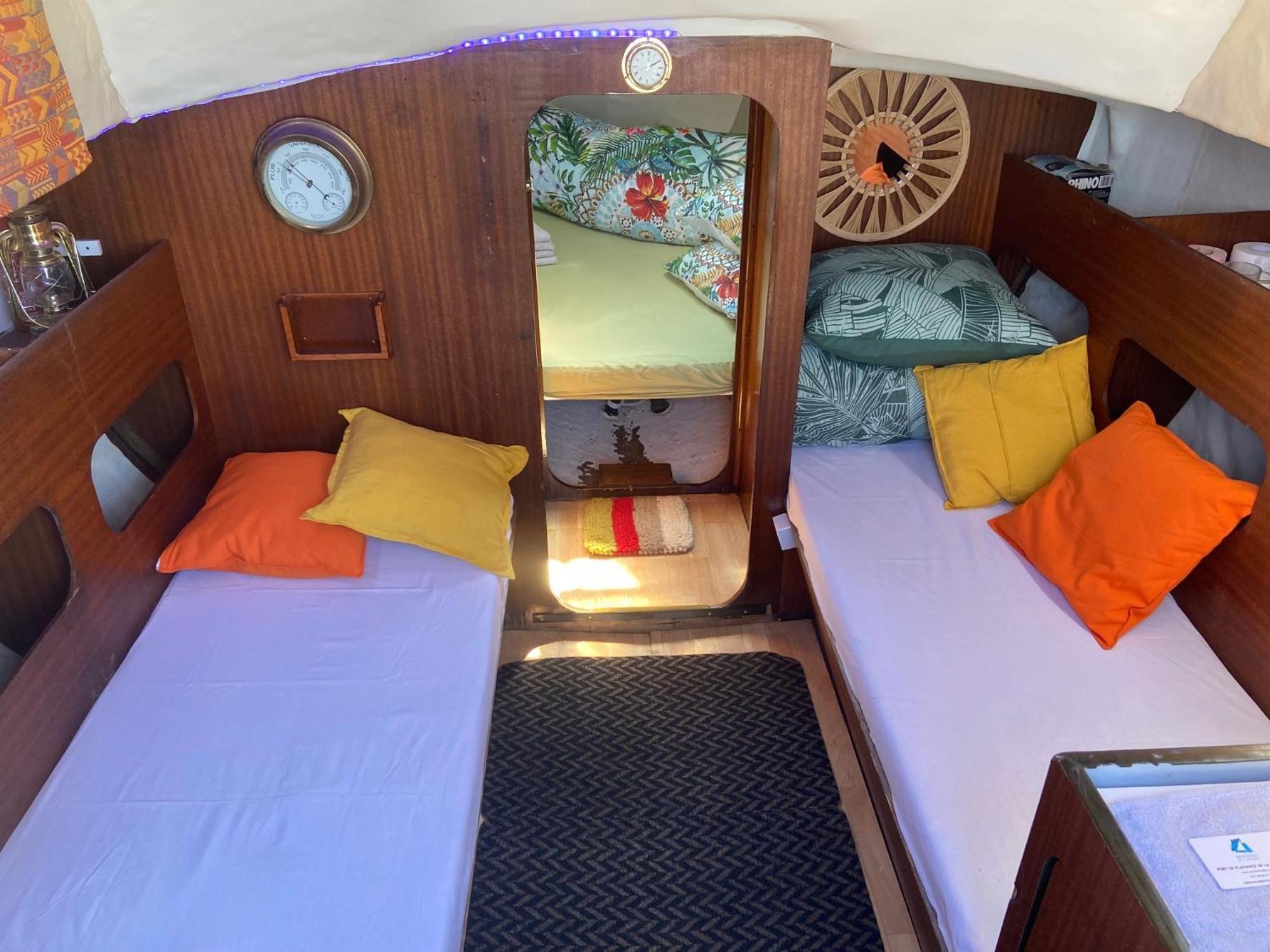 Location Petit Voilier Hotel Ла Рошел Екстериор снимка